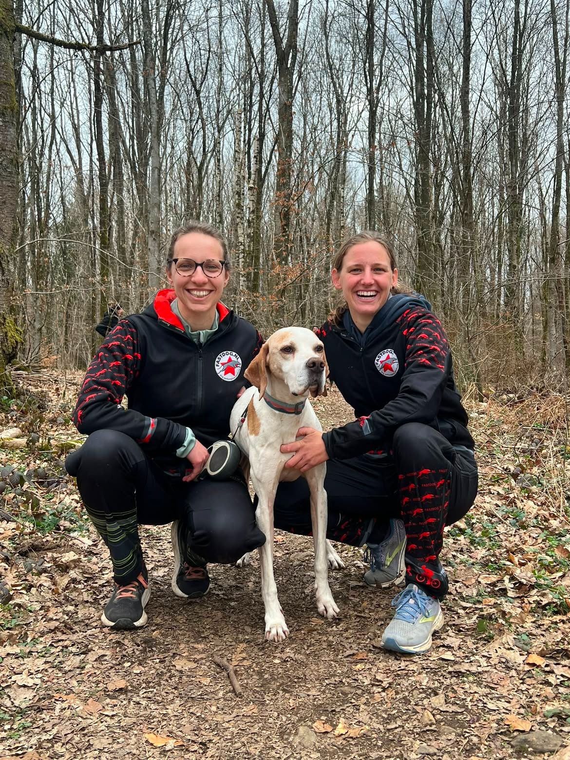 Ineke met teamgenoot en hond